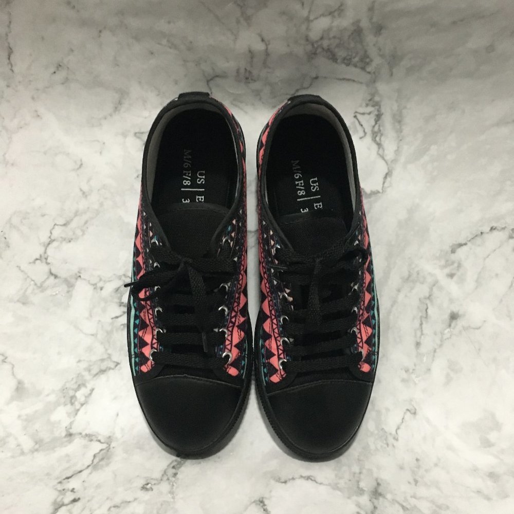Aztec Tribal Pattern Sneakers - Picture 2 of 9